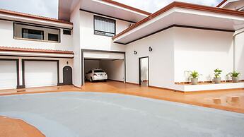 Serenity Hotel & Villas