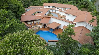 Serenity Hotel & Villas