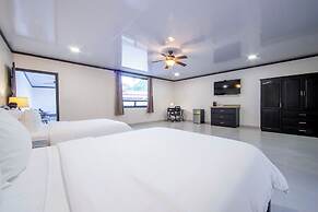 Serenity Hotel & Villas