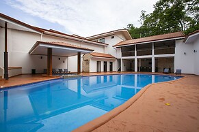 Serenity Hotel & Villas