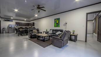 Serenity Hotel & Villas