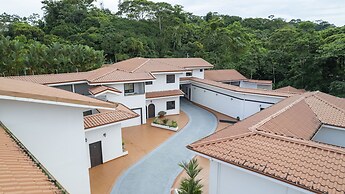 Serenity Hotel & Villas