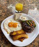 Serenity Hotel & Villas