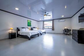 Serenity Hotel & Villas