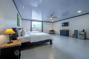 Serenity Hotel & Villas