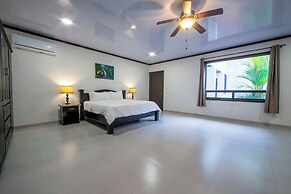 Serenity Hotel & Villas