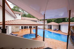 Serenity Hotel & Villas