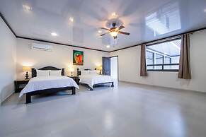 Serenity Hotel & Villas