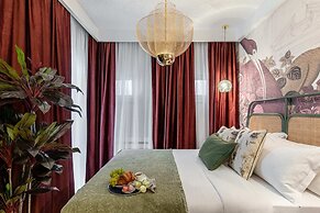 Holt - Birds of Paradise