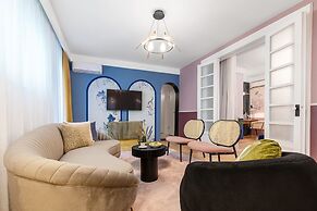 Holt - Birds of Paradise