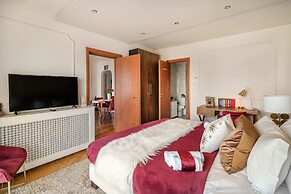 Holt - Gryffindor Tower