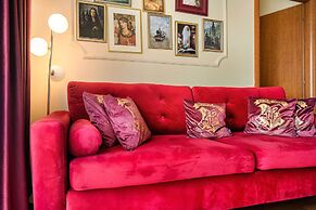 Holt - Gryffindor Tower