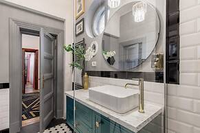 Holt - The Great Gatsby