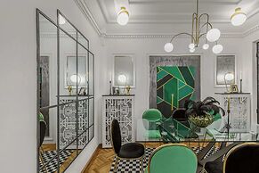 Holt - The Great Gatsby