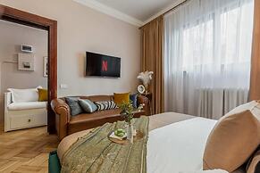 Holt - The Great Gatsby