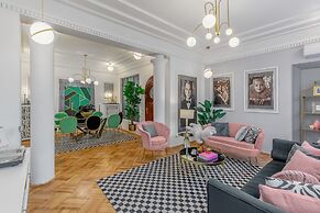 Holt - The Great Gatsby