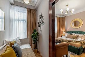 Holt - The Great Gatsby