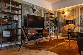 Holt - Bagheera and Mowgli