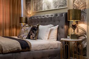 Designer Flat for 4 Heart of Bucharest Kitchen