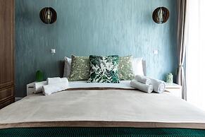 Holt - Welcome to the Jungle