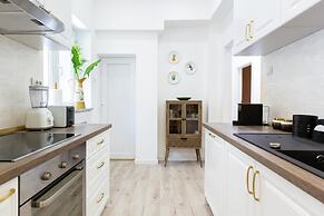 Holt - Welcome to the Jungle