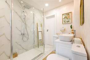 Holt - Welcome to the Jungle