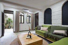 Sleeps 9 Outdoor Space Pingpong Table in Villa