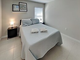 Sea Breeze Lake Villa Unit B