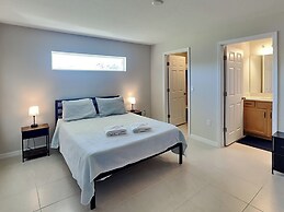 Sea Breeze Lake Villa Unit B