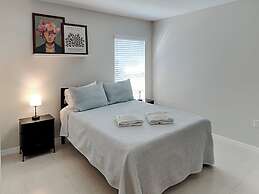 Sea Breeze Lake Villa Unit B