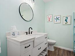 Summer's Little Bay Getaway