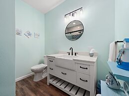 Summer's Little Bay Getaway