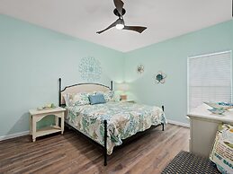 Summer's Little Bay Getaway