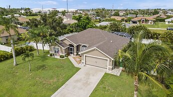 Whispering Palms Villa