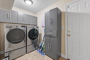 Whispering Palms Villa