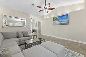 Whispering Palms Villa