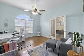 Whispering Palms Villa