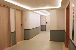 The Quarter Ratchathewi by UHG