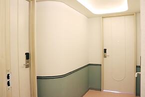 The Quarter Ratchathewi by UHG