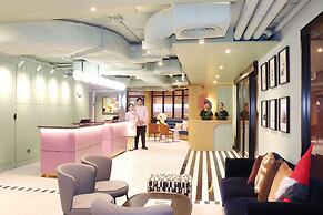 The Quarter Ratchathewi by UHG