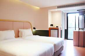 The Quarter Ratchathewi by UHG