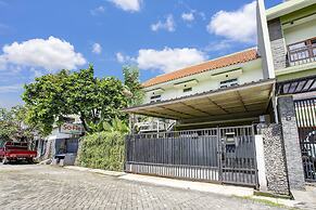 OYO Life 2929 Kost Sofie Syariah