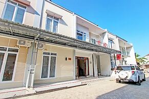 OYO 92879 Imperial Inn