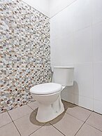 OYO 92879 Imperial Inn