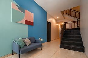 Cove Oekude Residence