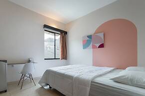 Cove Oekude Residence