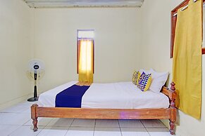 SPOT ON 92930 Syifa Guest House Syariah