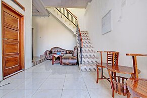 SPOT ON 92926 Guest House Cemara 1 Syariah