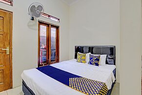 SPOT ON 92926 Guest House Cemara 1 Syariah