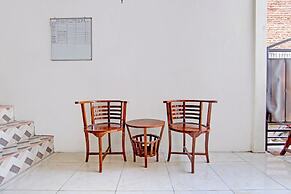 SPOT ON 92926 Guest House Cemara 1 Syariah